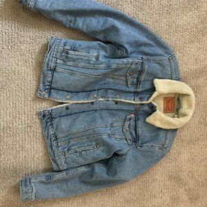 Levis denim jacket for ladies